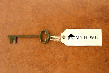 マイホームのタグのついたキー