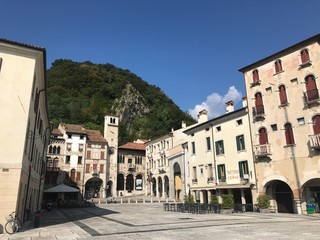 Fototapeta na wymiar street in old town of Italy