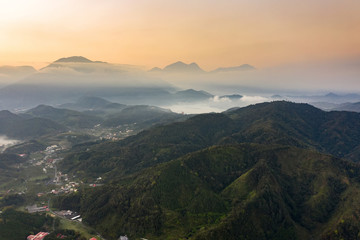 Obraz premium sunrise morning scenery of village