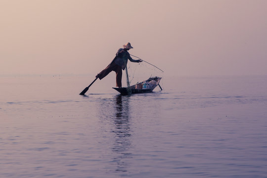 lac Inle / pecheur