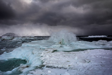 Arktyczny sztorm na południowym Spitsbergenie © blackspeed