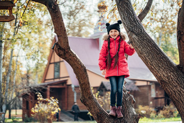 Little Girl to climb a tree