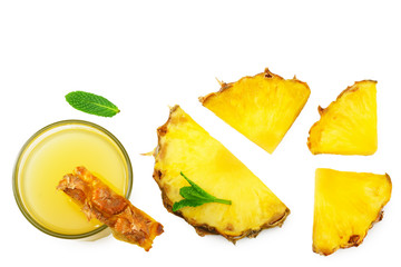 Naklejka premium Sliced ripe pineapple with juice isolated on white background. healthy background. top view