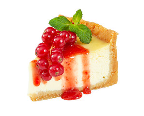 Cheesecake with fresh red currants, syrup and mint leaves