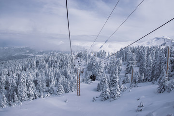 Fototapeta na wymiar skiing in the mountains