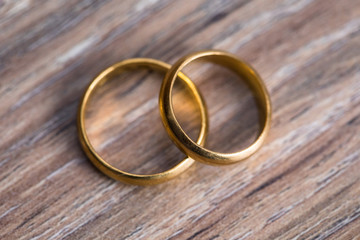Obraz na płótnie Canvas married golden rings