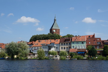 Obraz premium Stadtsee von Mölln mit Kirche