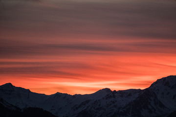Obraz na płótnie Canvas sunset in mountains