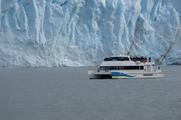 Perito Moreno glacier in Patagonia, Argentina © cristian