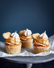 Carrot cupcakes with walnuts and caramel