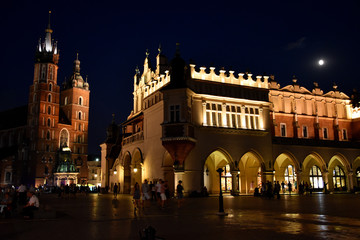 Obraz na płótnie Canvas Night backlit Krakow city Market square in the summer