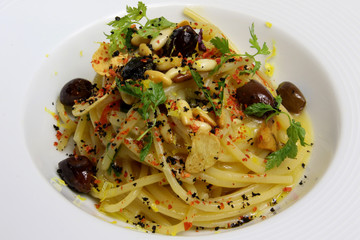 Spaghetti with garlic, oil and hot peppers