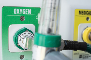 Wall-mounted oxygen flow meter in a hospital room. 