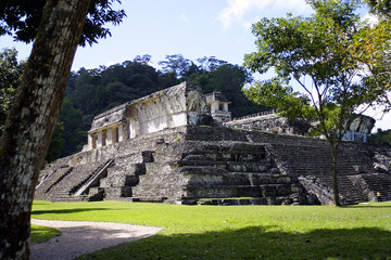 Fototapeta na wymiar Palenque Zona Arqueológica, Ciudad Maya