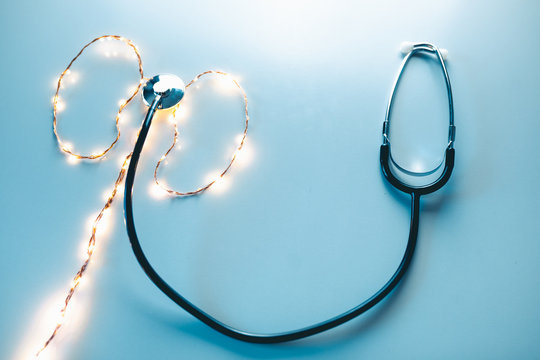 Urologia con reni stilizzati e stetoscopio per operazione