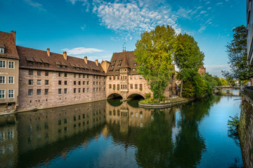Obraz premium Nürnberg, Heilig Geist Spital, Heilig-Geist-Spital, Pegnitz