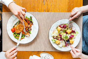 couple eating in the restaurant