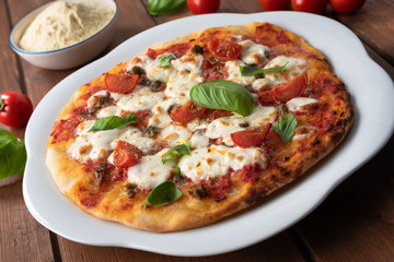 Deliziosa pizza napoletana fatta in casa 
