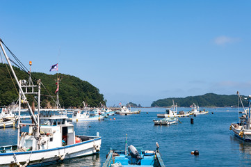 宮城県女川の小さな漁港