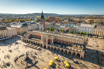 Main Square in Cracow during fair weather - obrazy, fototapety, plakaty