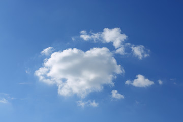 Naklejka na ściany i meble white cloud on clear blue sky