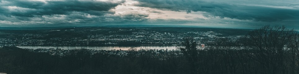 Panorama Stadt am Rhein Sonnenuntergang 