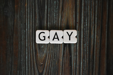 Letras formando la palabra gay
