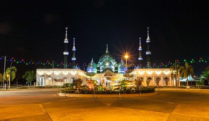 Fototapeta na wymiar Crystal mosque in Kuala Terengganu, Malaysia