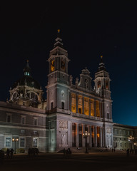 Fototapeta na wymiar Fotografia de Viagem em Espanha: Madrid | Catedral de Almudena