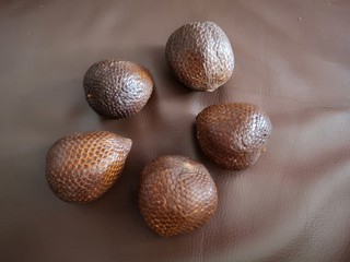 Schlangenfrucht der Salakpalme