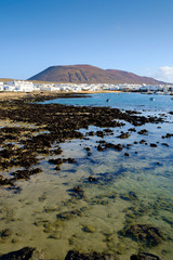 Fototapeta na wymiar view of caleta de sebo and a volcano in canary islands