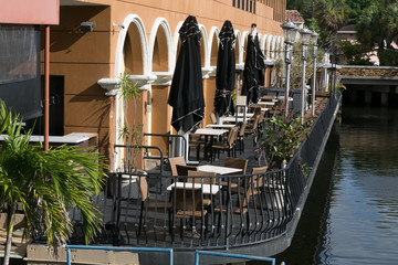  Bars, restaurants and club closure for 30 days in order to prevent the spread of the COVID-19 virus. Las Olas Blvd, Florida © Satoshi Kina