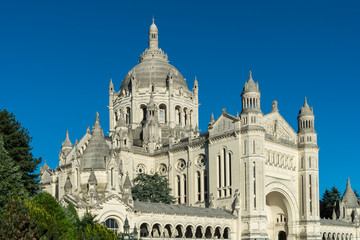 Fototapeta premium Basilika Sainte-Thérèse in Lisieux