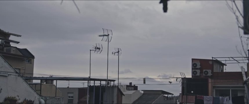 time lapse mal tiempo nubes oscuras en cuarentena 