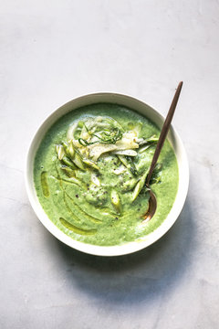 Green Spinach and Pea Soup