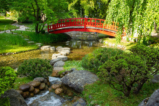 Red japanese garden bridge at Paris