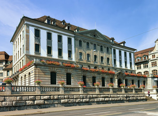 Fototapeta na wymiar Bahnhofquai in Zurich city center Switzerland