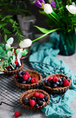 vegan chocolate tartlets with avocado chocolate pudding.style  vintage