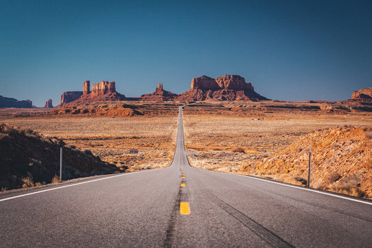 Road near Forrest Gump Point, Monument Valley
