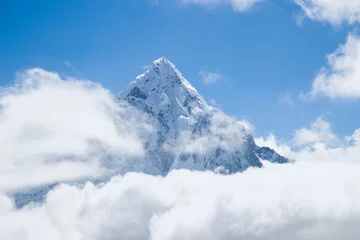 Crédence de cuisine en verre imprimé Ama Dablam Vue panoramique de l& 39 ama dablam sommet enneigé de l& 39 himalaya au lac chola près du village de zongla camp de base de l& 39 Everest treakking, khumjung Népal