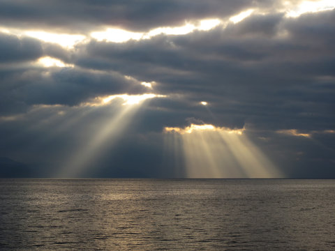 sole tra nubi
