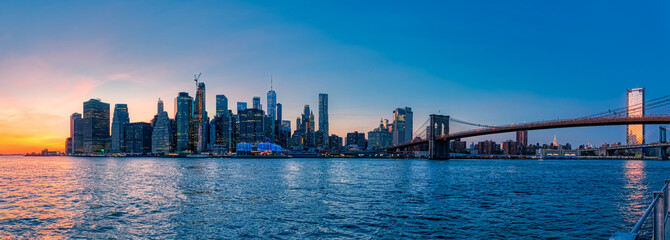Fototapeta na wymiar New York Manhattan panoramic sunset view