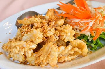 Deep fried squid with garlic - Thai style