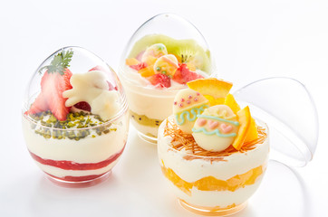 イースターエッグスイーツ-卵型ミニケーキ