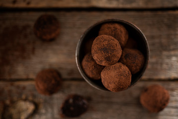 Raw cocoa candies