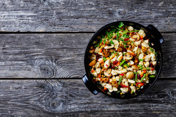 Corn, beans, red pepper, peas, carrot with chicken