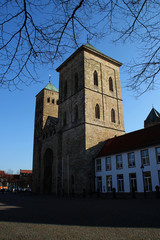 Fototapeta na wymiar Der Dom in Osnabrück