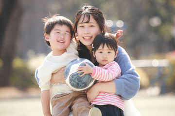 笑顔の親子