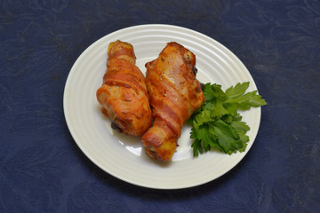 chicken legs wrapped in bacon