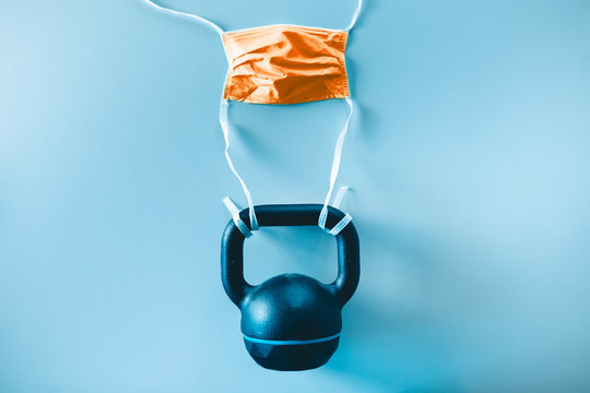 Concetto di sovraccarico e stress dei medici in Italia per la cura dei pazienti affetti da virus coronavirus covid-19